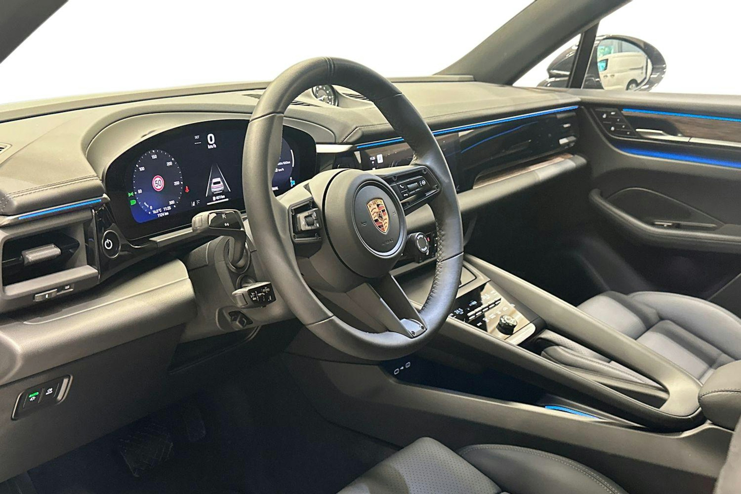harmaa Porsche Macan 2025 kuva 6.