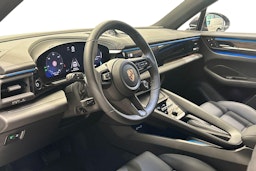 harmaa Porsche Macan 2025 kuva 6.