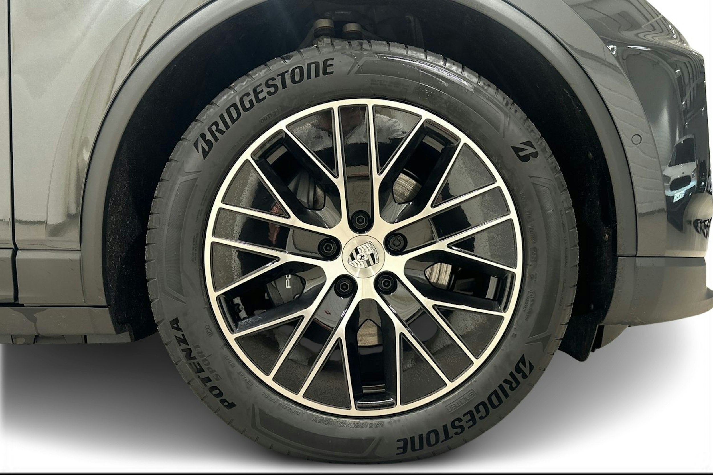 harmaa Porsche Macan 2025 kuva 9.