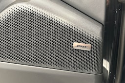 harmaa Porsche Macan 2025 kuva 16.