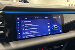 harmaa Porsche Macan 2025 kuva 22.