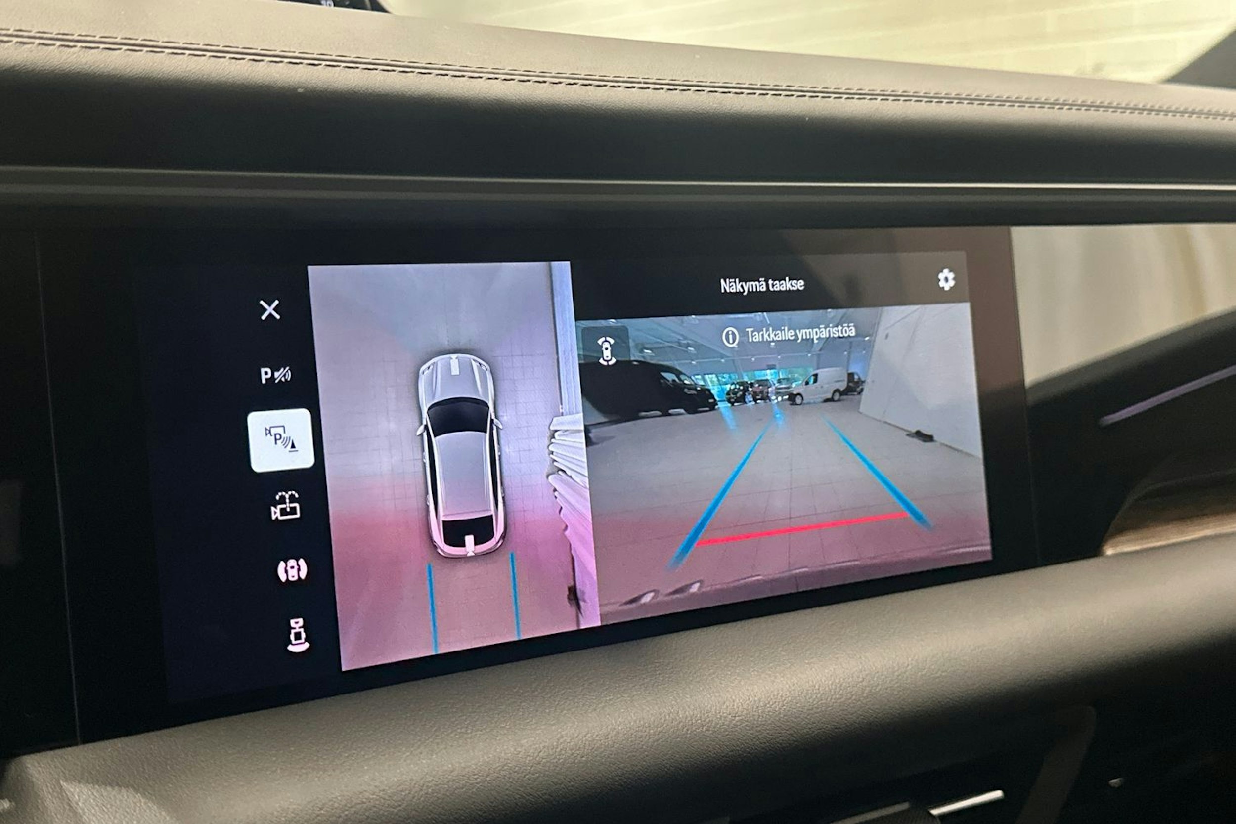 harmaa Porsche Macan 2025 kuva 25.