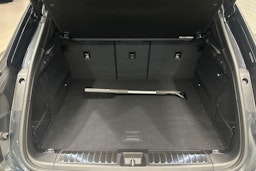 harmaa Porsche Macan 2025 kuva 26.