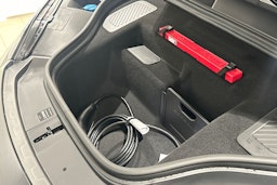 harmaa Porsche Macan 2025 kuva 27.