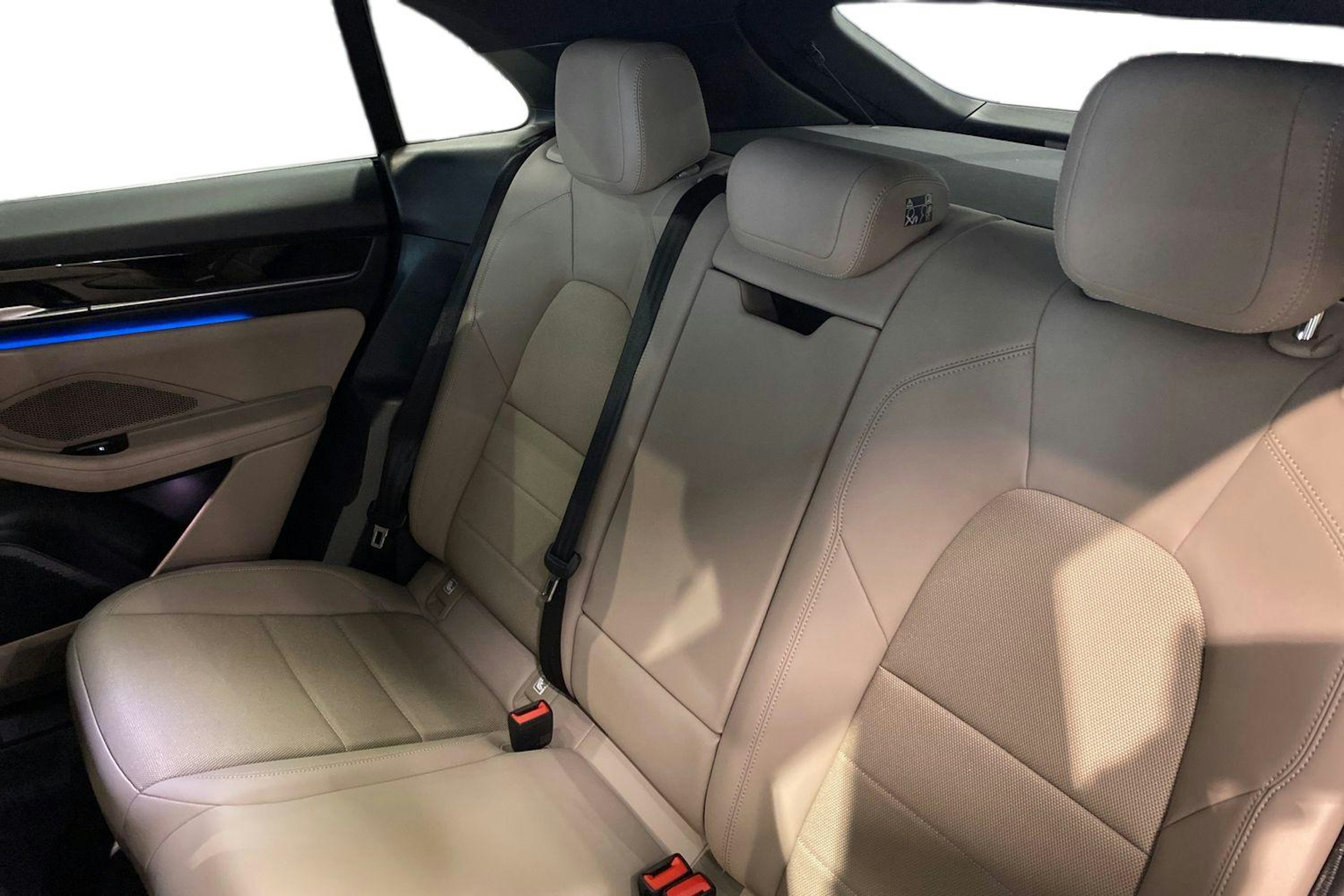 musta Porsche Macan 2025 kuva 8.