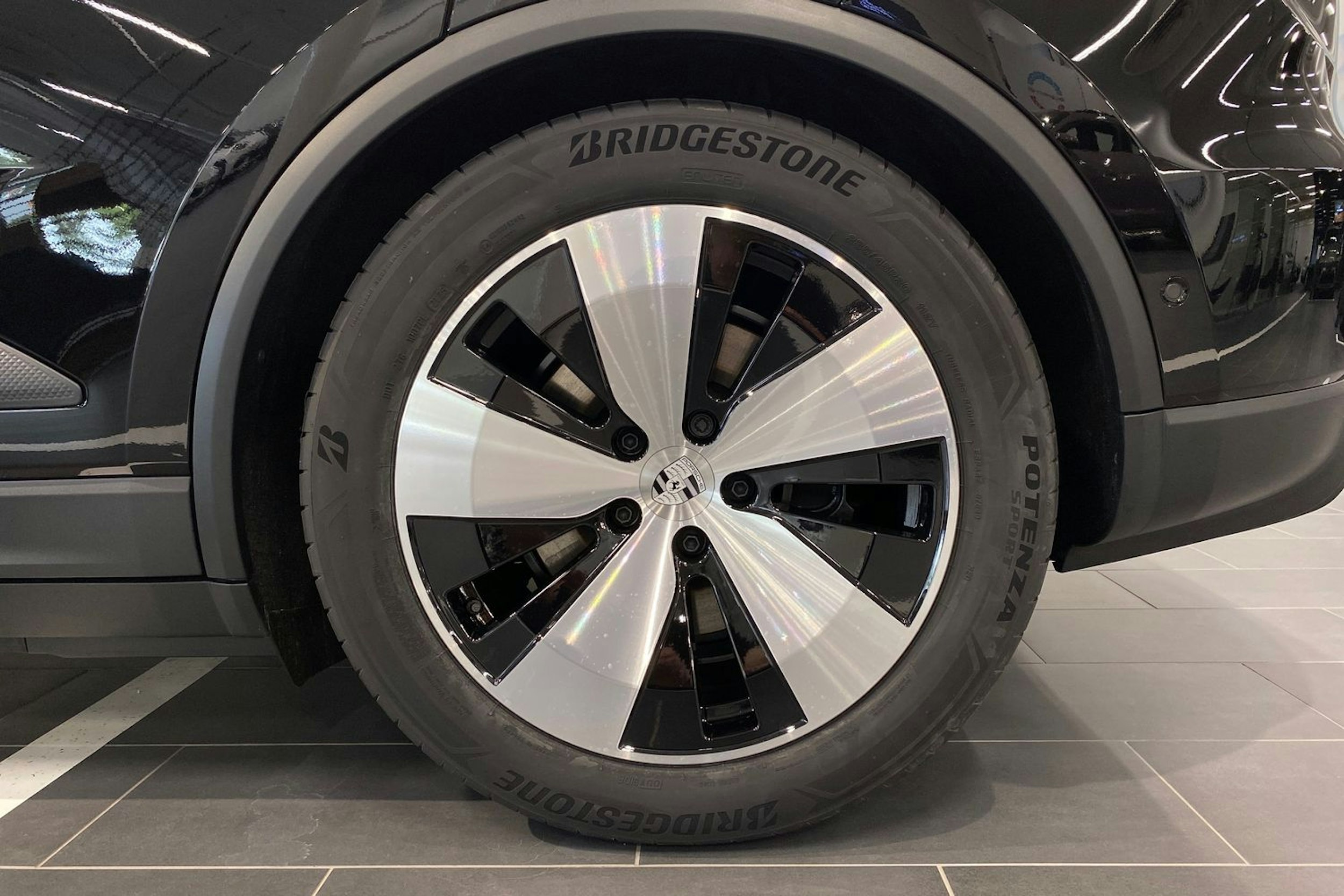 musta Porsche Macan 2025 kuva 10.