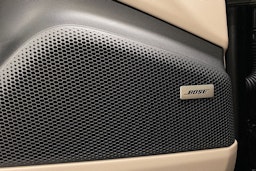 musta Porsche Macan 2025 kuva 19.