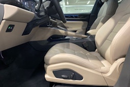 musta Porsche Macan 2025 kuva 20.