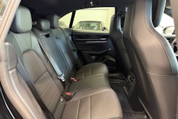 musta Porsche Macan 2025 kuva 13.