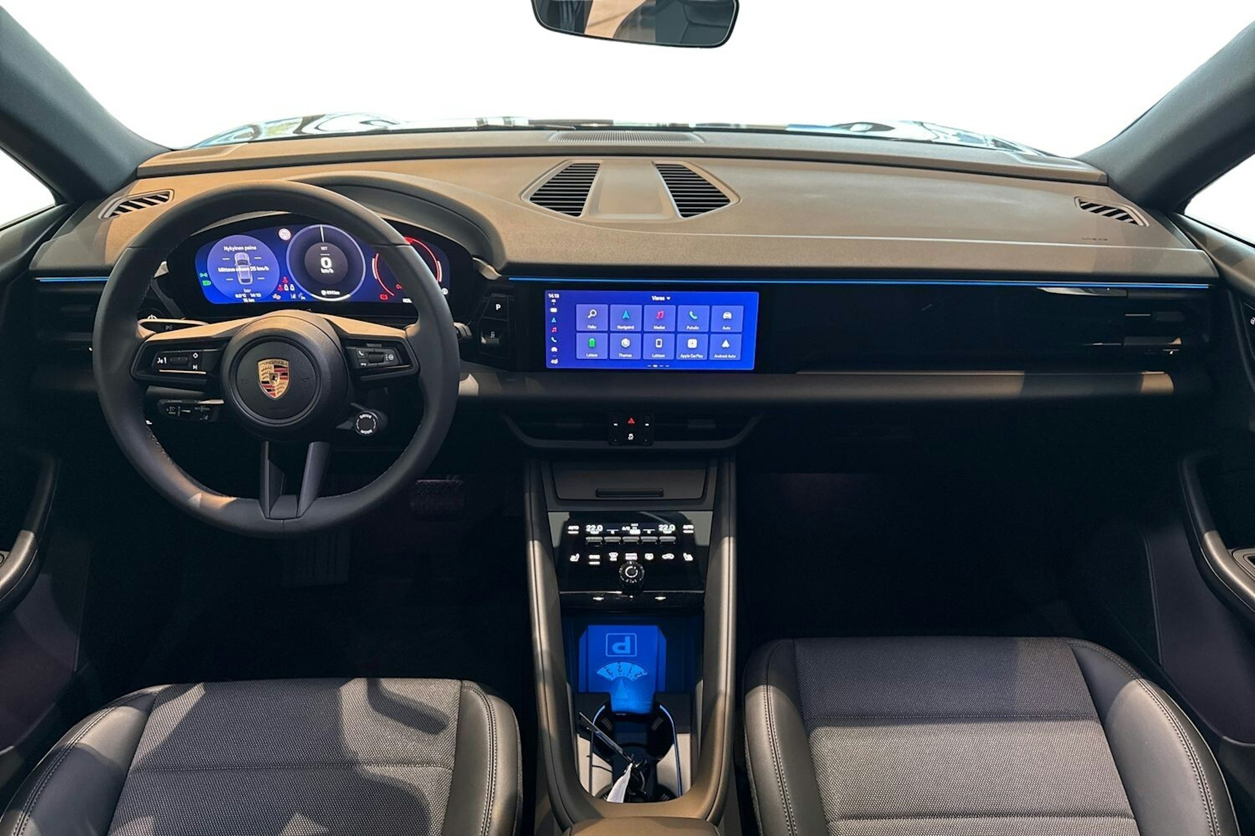 musta Porsche Macan 2025 kuva 7.