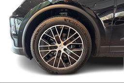 musta Porsche Macan 2025 kuva 9.