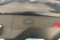 Musta Porsche Macan 2025 kuva 12.