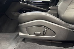 Musta Porsche Macan 2025 kuva 13.