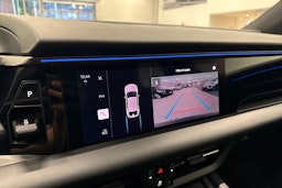 Musta Porsche Macan 2025 kuva 15.