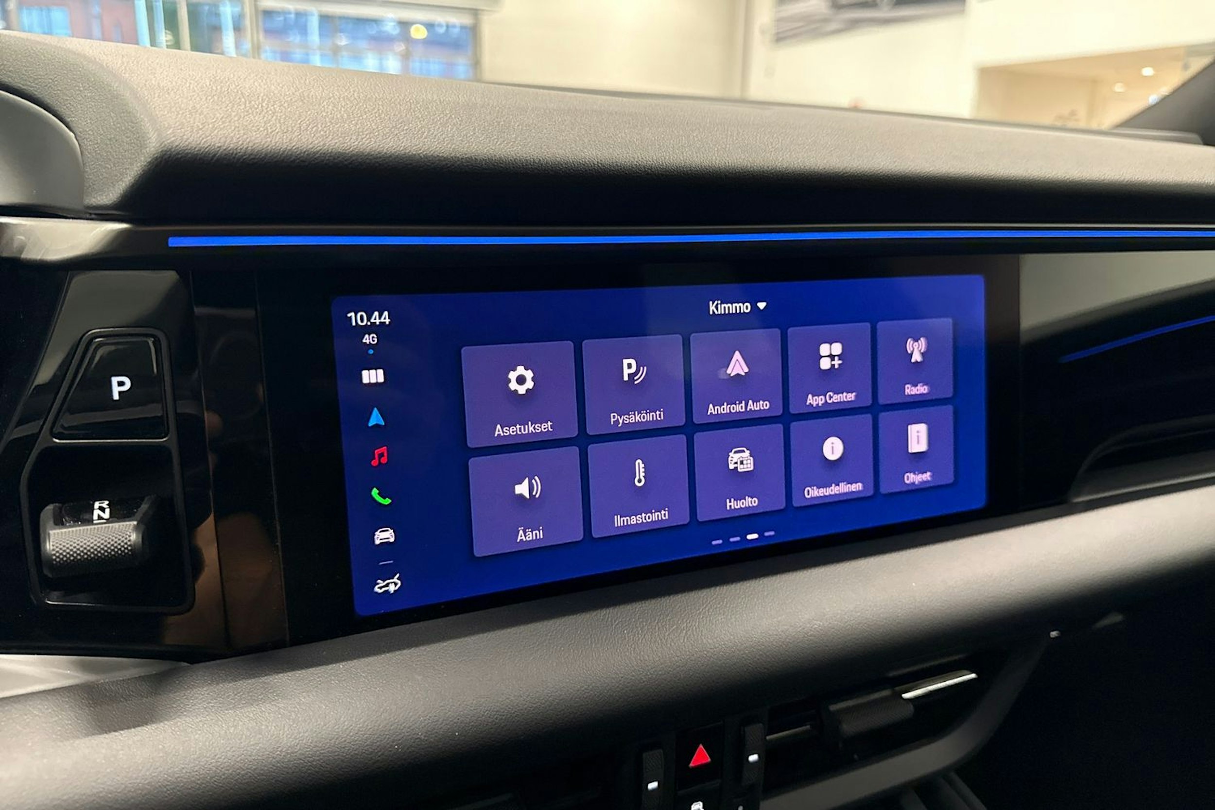 Musta Porsche Macan 2025 kuva 16.