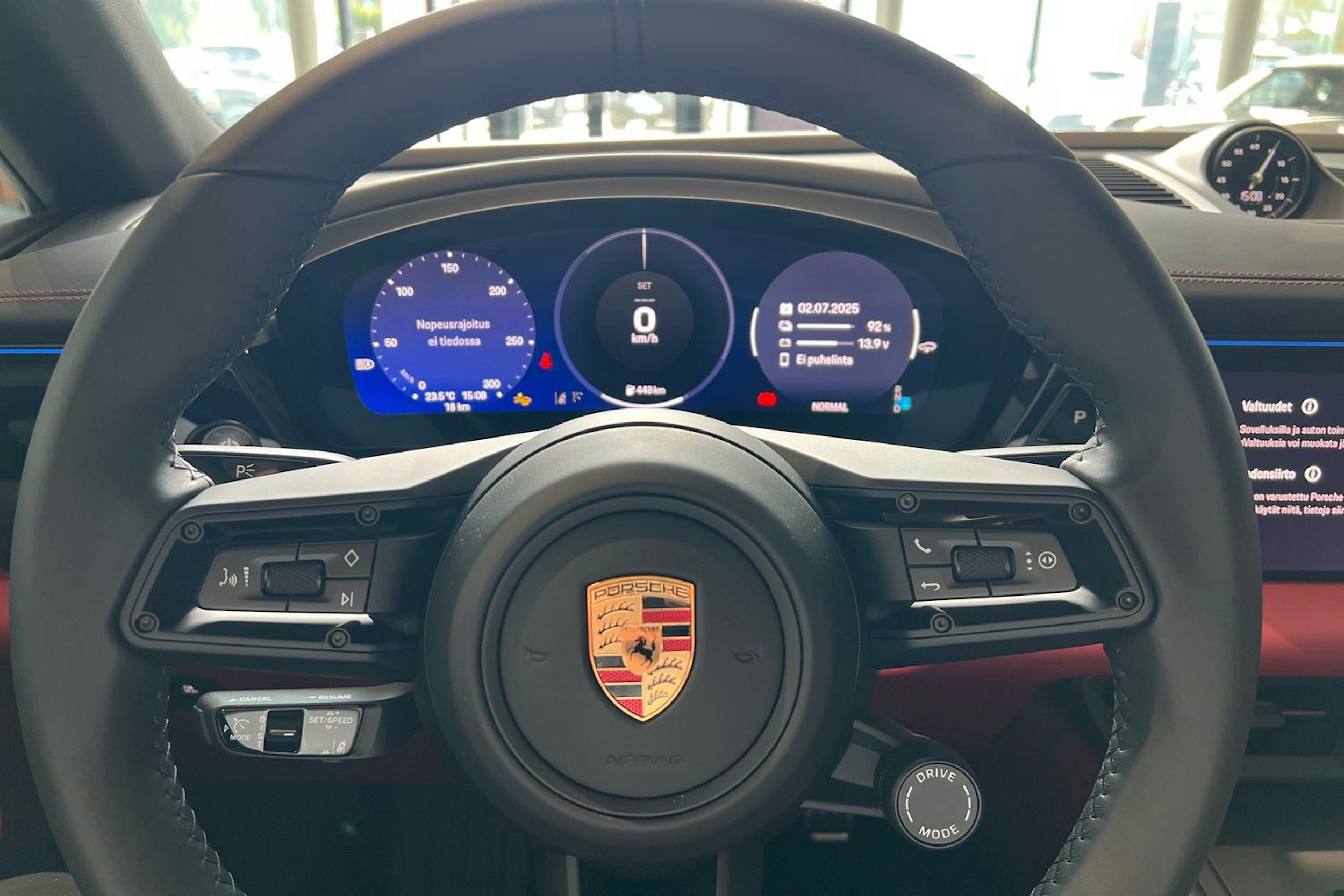 musta Porsche Macan 2025 kuva 12.