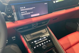musta Porsche Macan 2025 kuva 13.