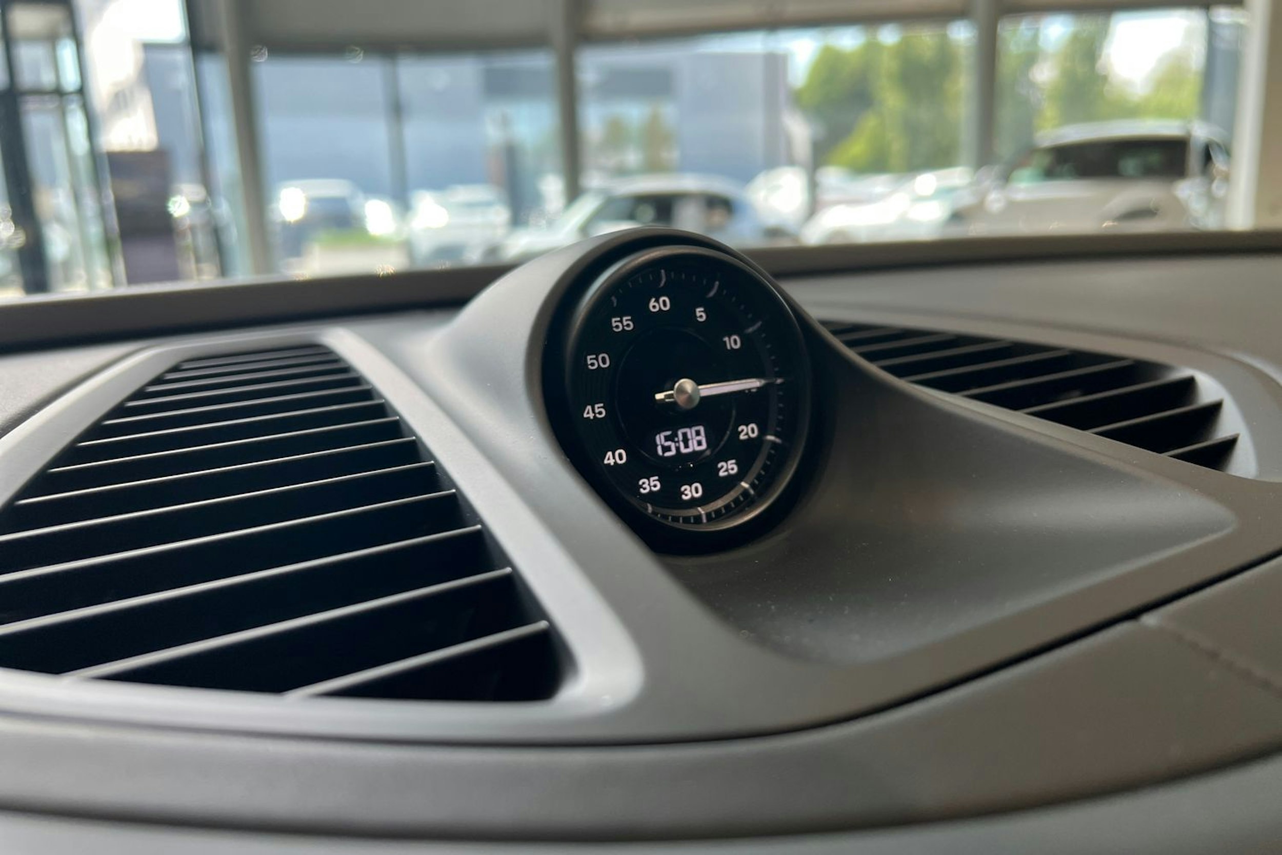 musta Porsche Macan 2025 kuva 14.