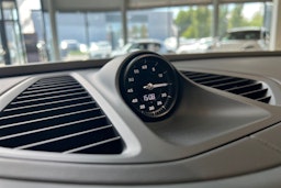 musta Porsche Macan 2025 kuva 14.