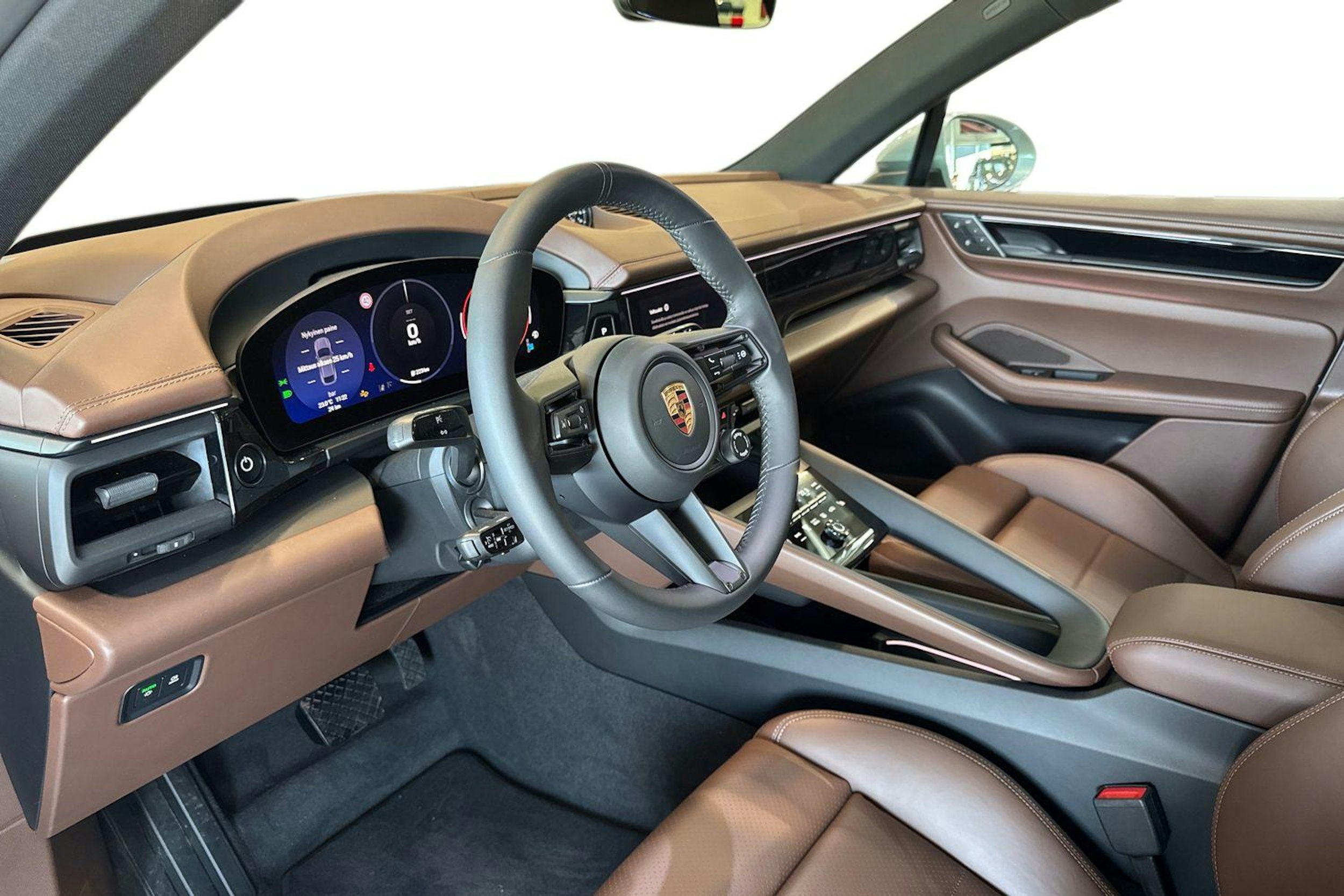 harmaa Porsche Macan 2025 kuva 6.