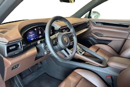 harmaa Porsche Macan 2025 kuva 6.