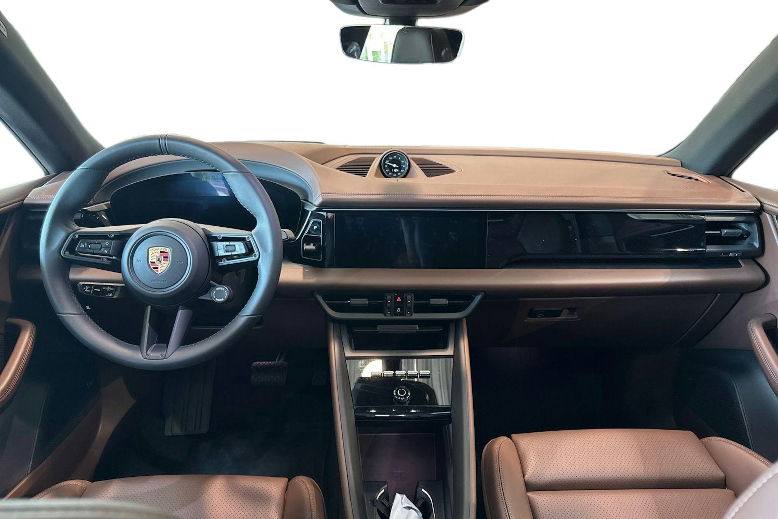 harmaa Porsche Macan 2025 kuva 7.