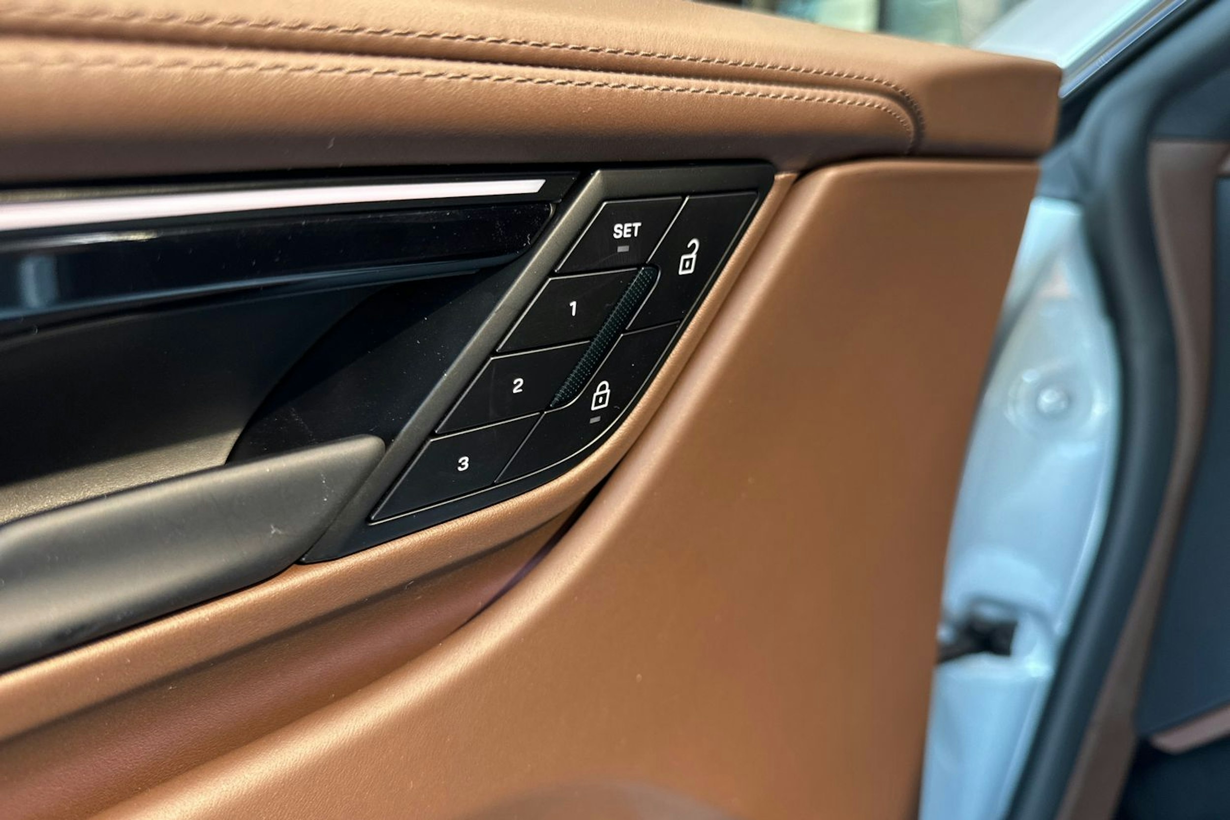 harmaa Porsche Macan 2025 kuva 11.