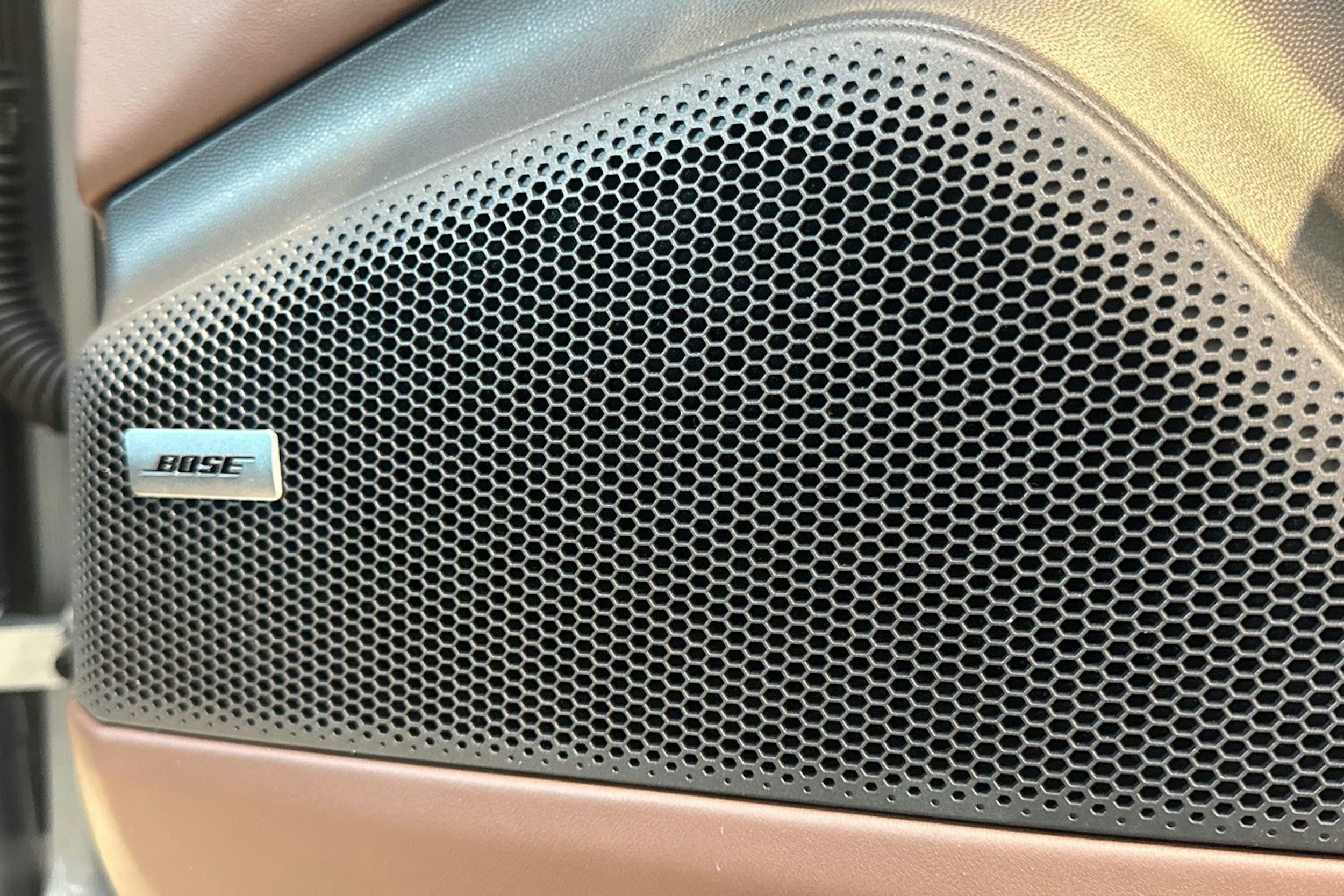 harmaa Porsche Macan 2025 kuva 14.