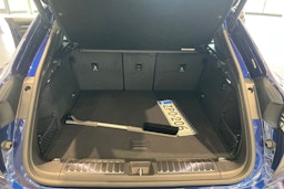 sininen Porsche Macan 2025 kuva 9.