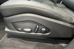 sininen Porsche Macan 2025 kuva 13.