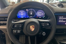sininen Porsche Macan 2025 kuva 16.