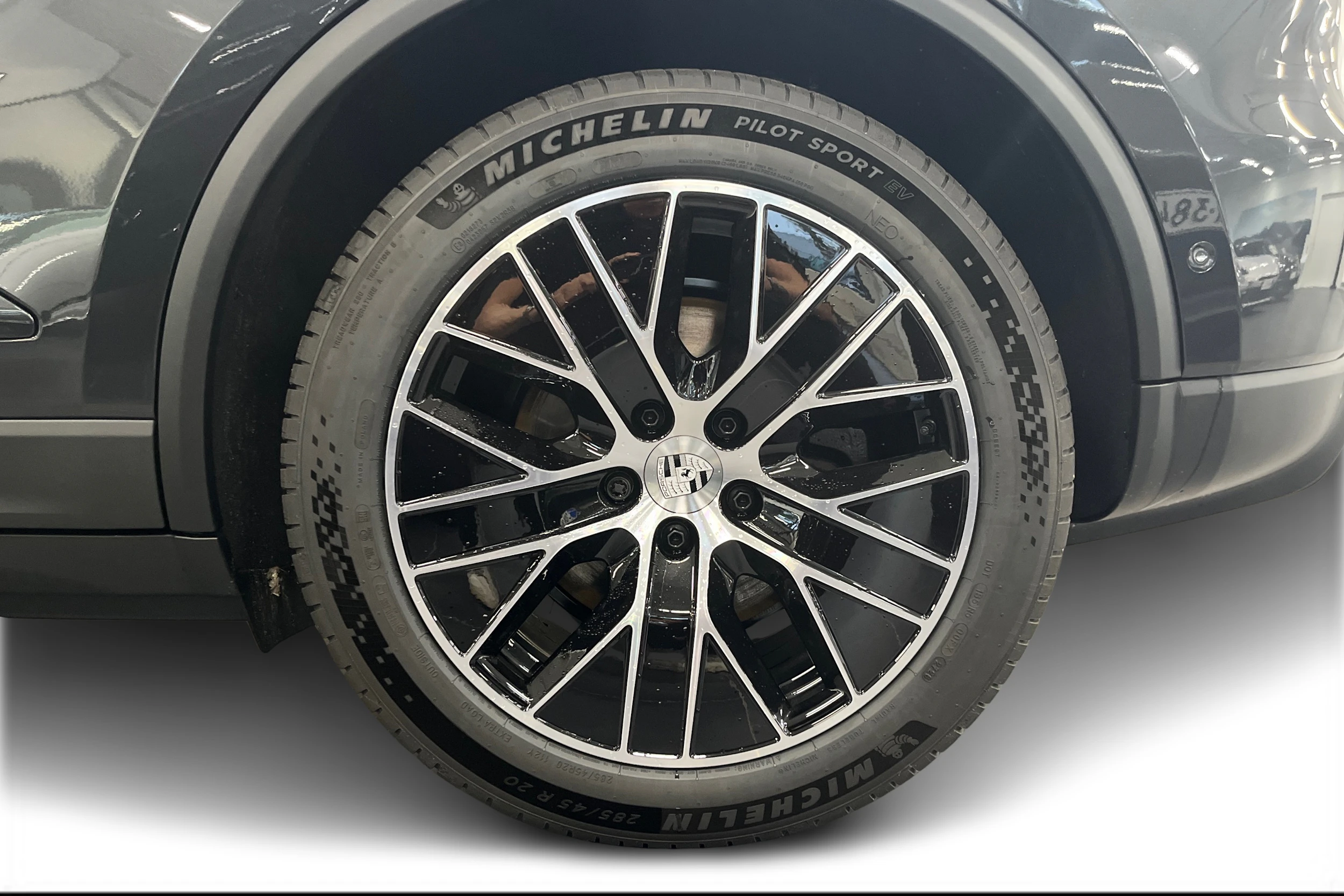 harmaa Porsche Macan 2026 kuva 9.