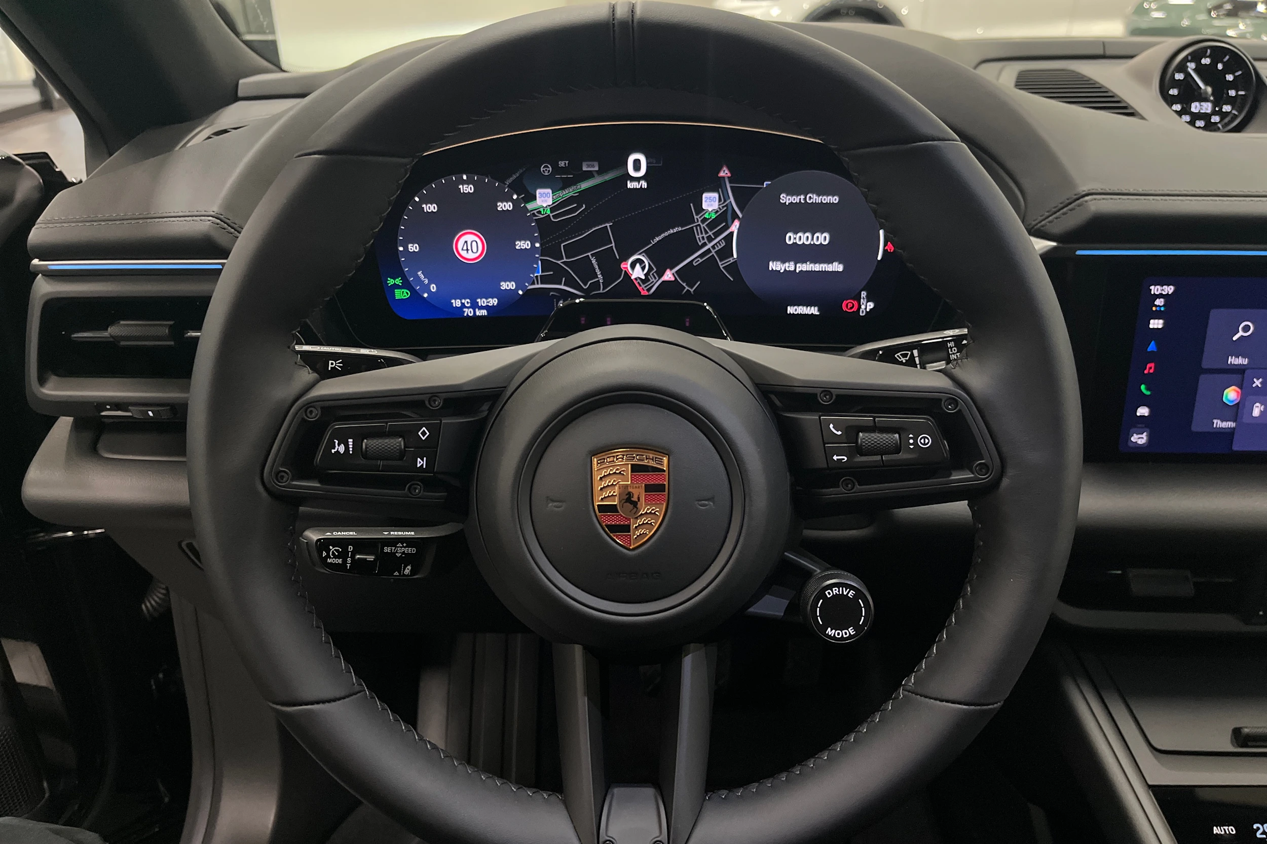 harmaa Porsche Macan 2026 kuva 13.