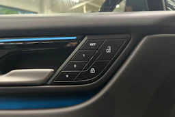 harmaa Porsche Macan 2026 kuva 15.