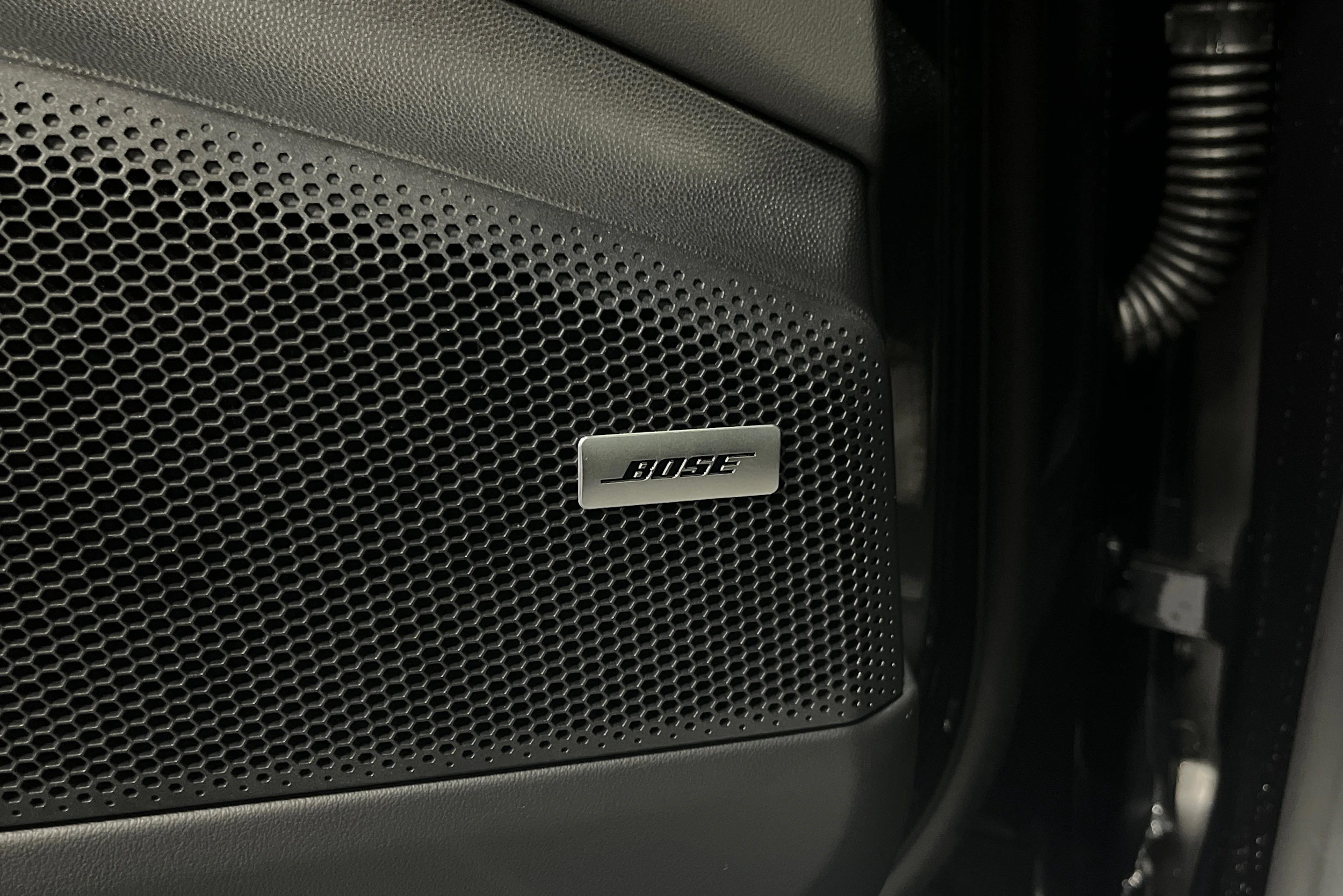 harmaa Porsche Macan 2026 kuva 16.