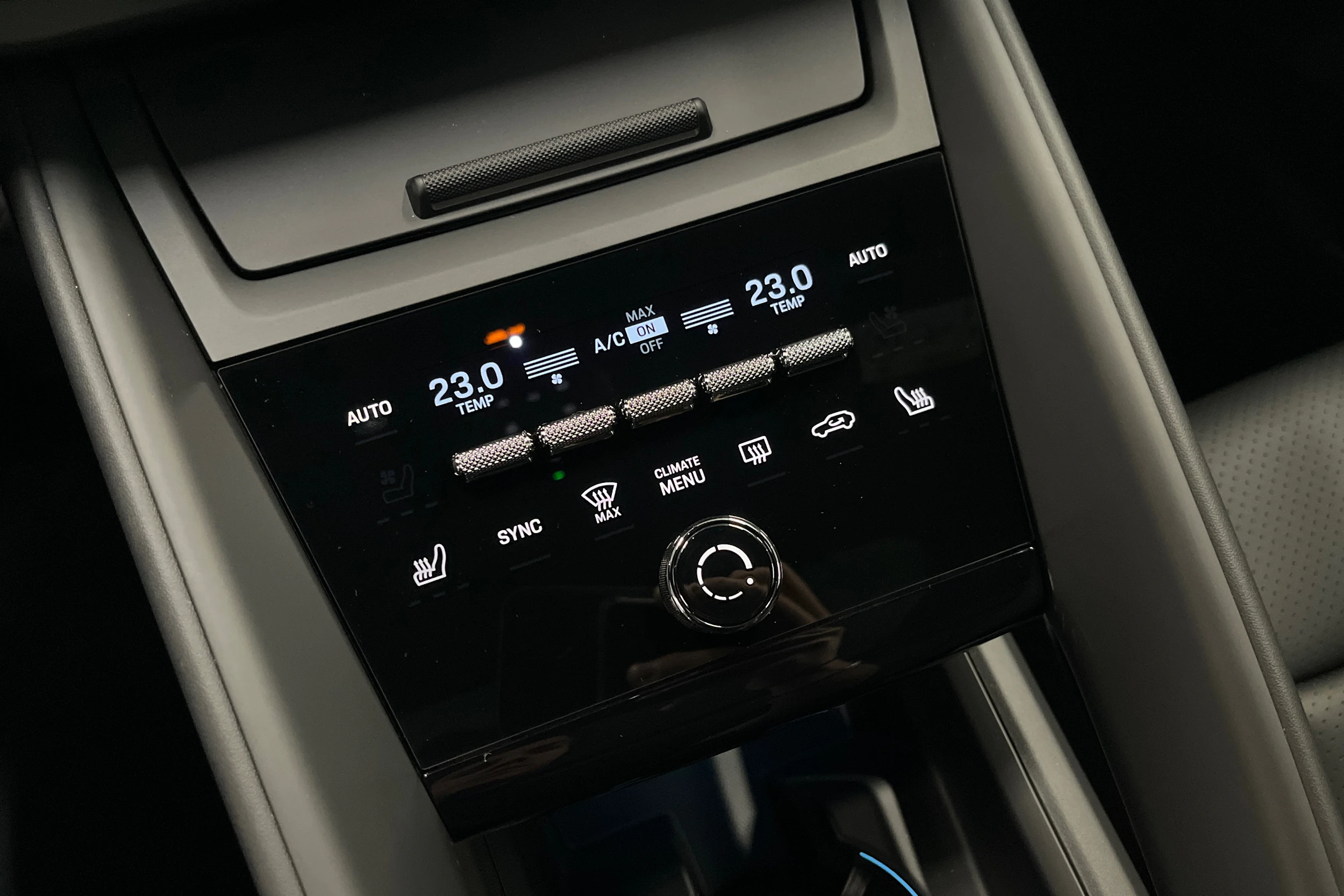 harmaa Porsche Macan 2026 kuva 21.