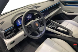 met. vihreä Porsche Macan 2026 kuva 6.