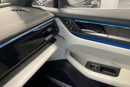 met. vihreä Porsche Macan 2026 kuva 14.