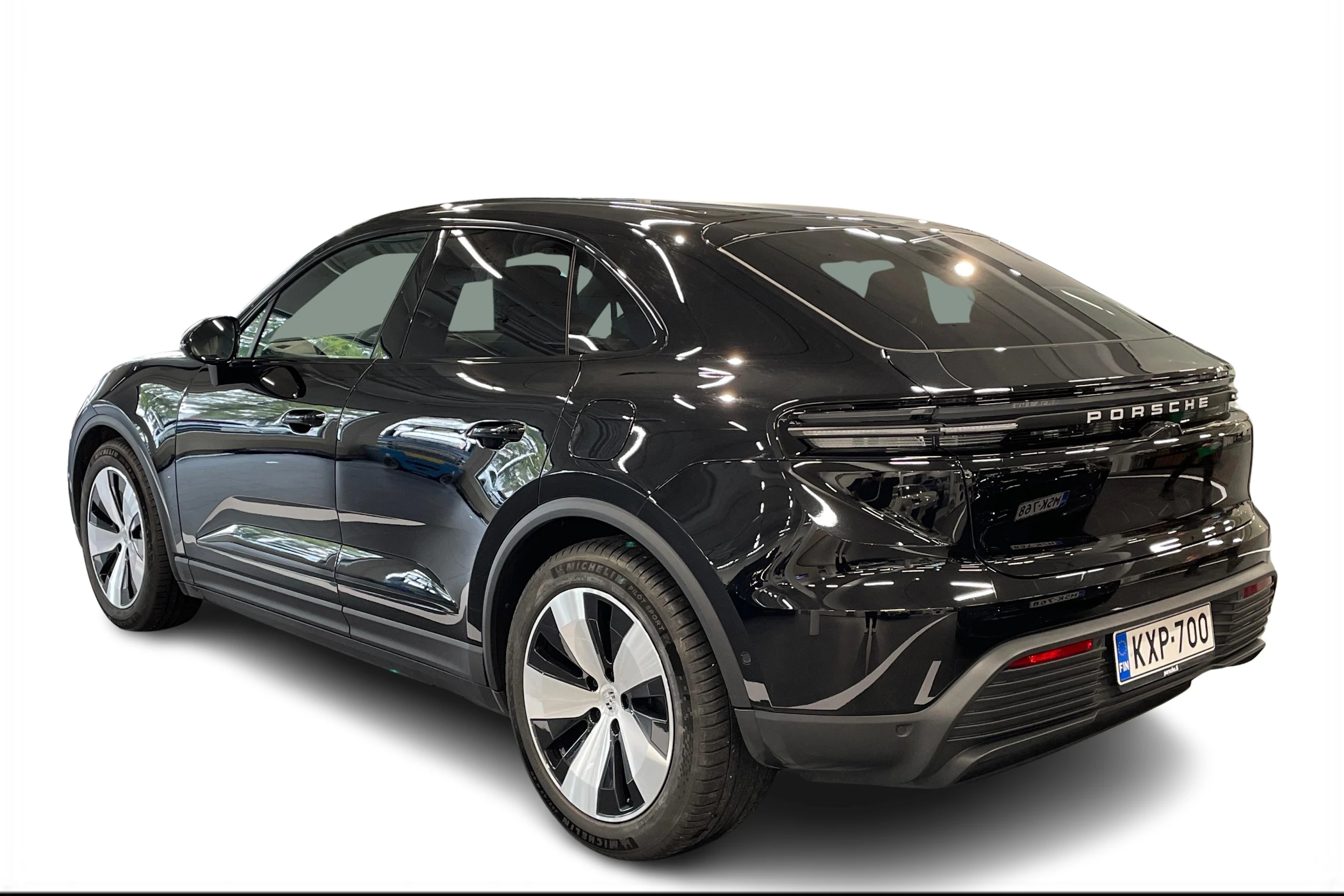 Musta Porsche Macan 2026 kuva 2.