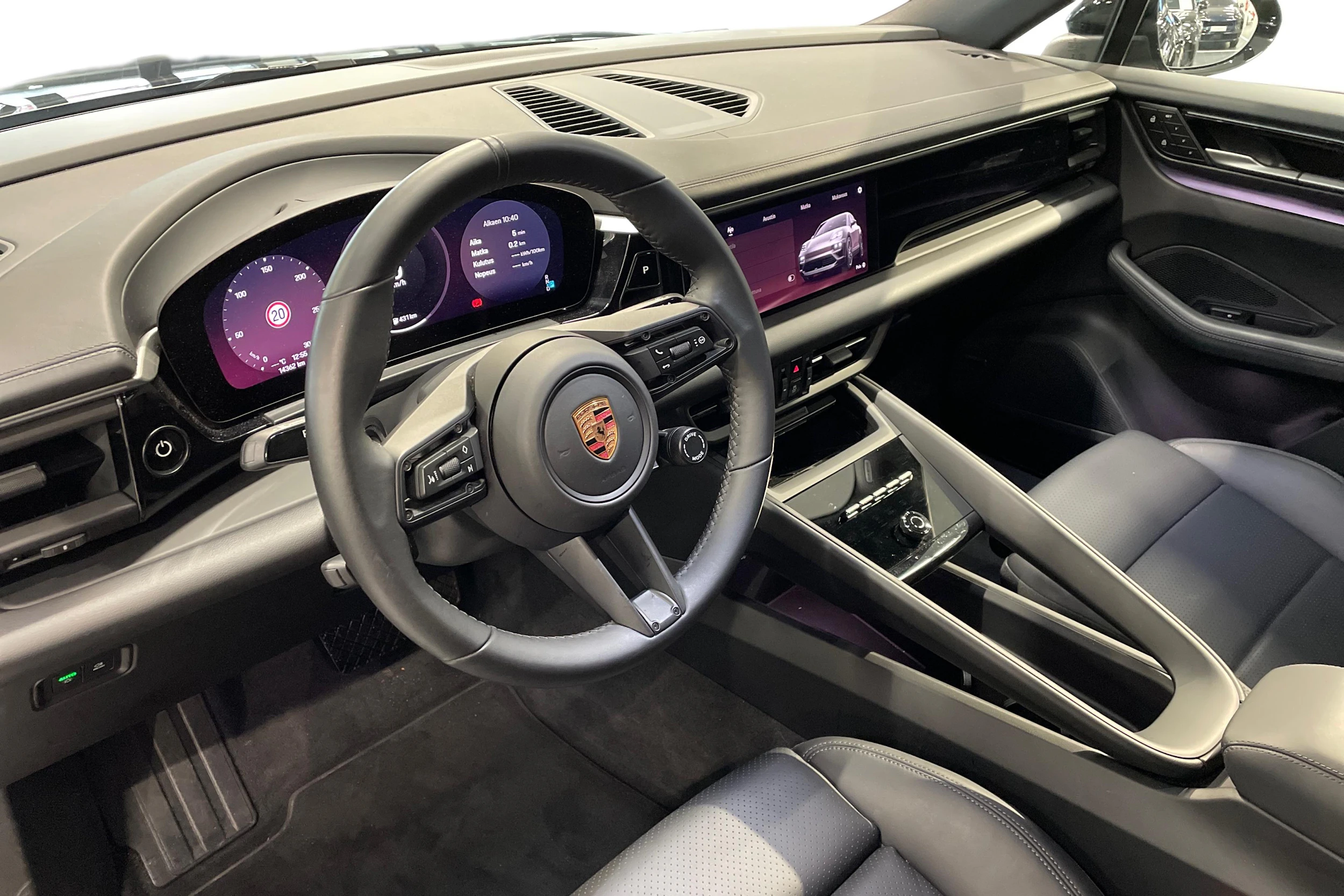 Musta Porsche Macan 2026 kuva 6.