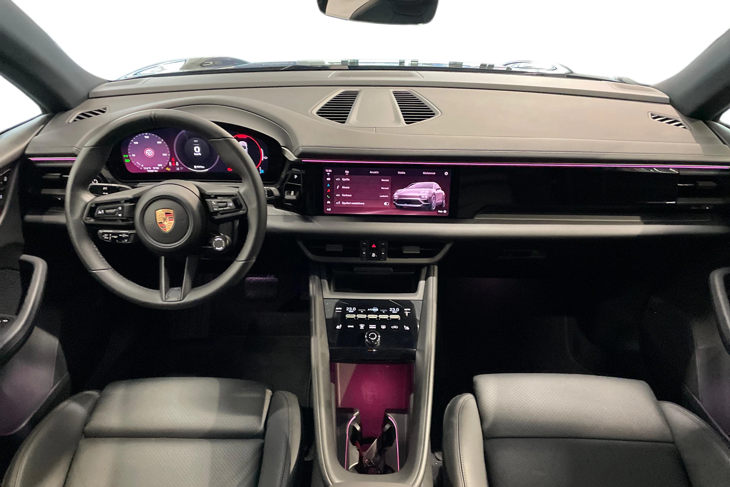 Musta Porsche Macan 2026 kuva 7.