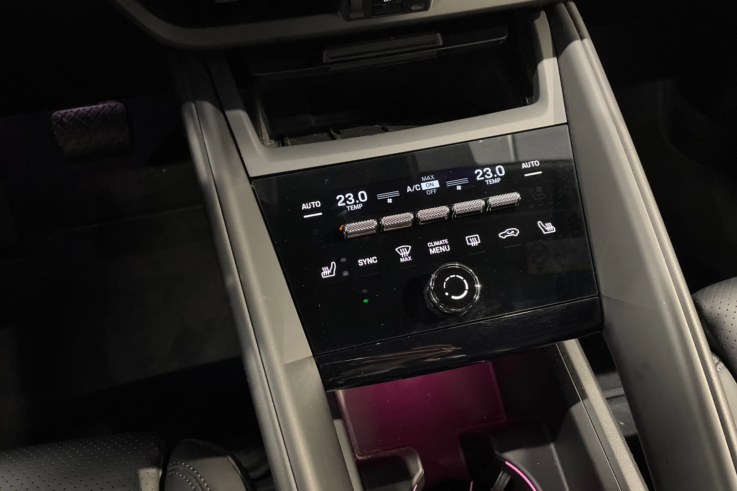 Musta Porsche Macan 2026 kuva 10.