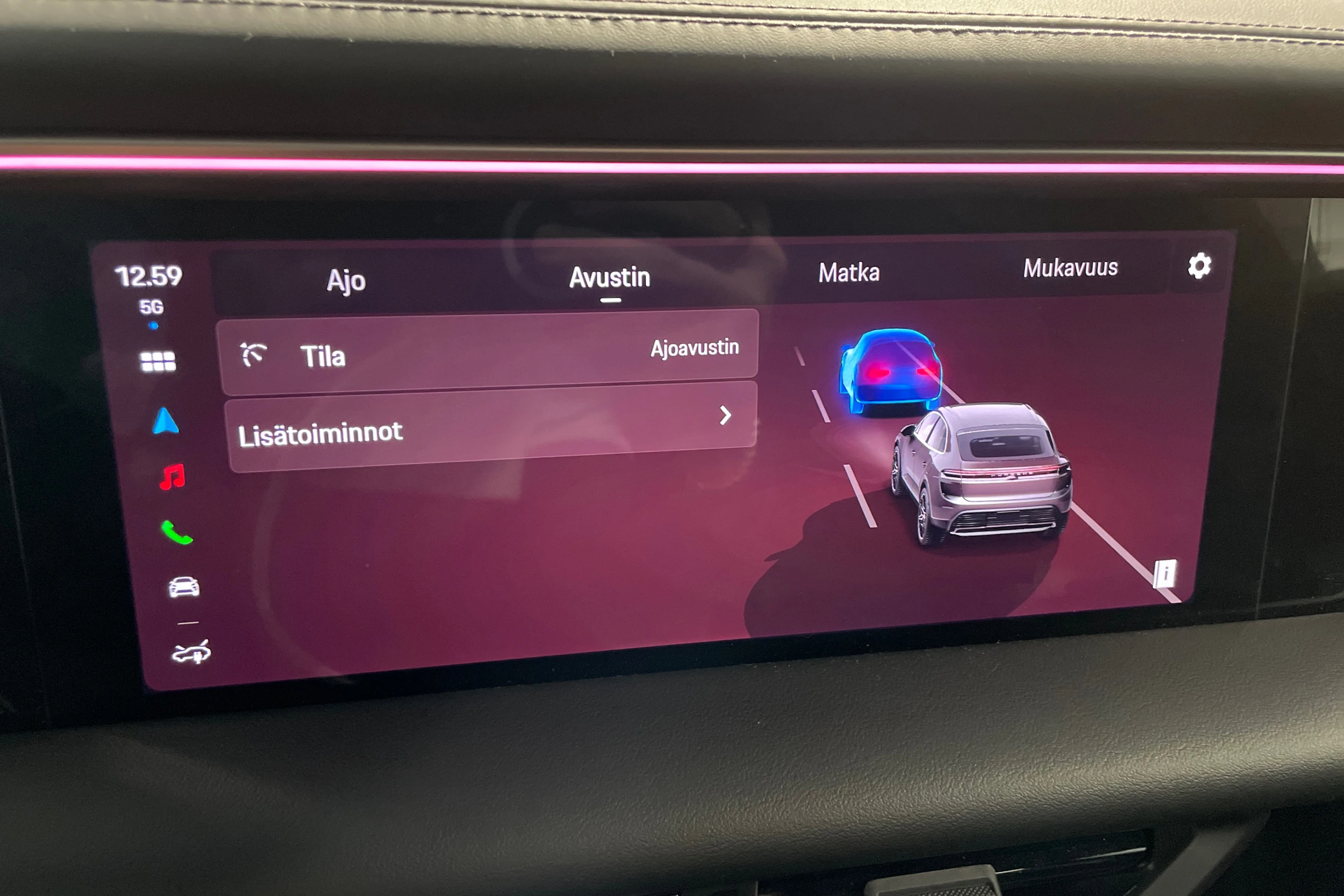Musta Porsche Macan 2026 kuva 14.