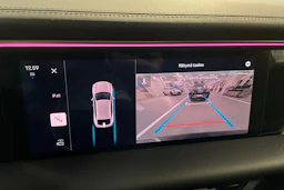 Musta Porsche Macan 2026 kuva 15.