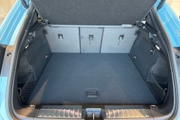 sininen Porsche Macan 2026 kuva 10.