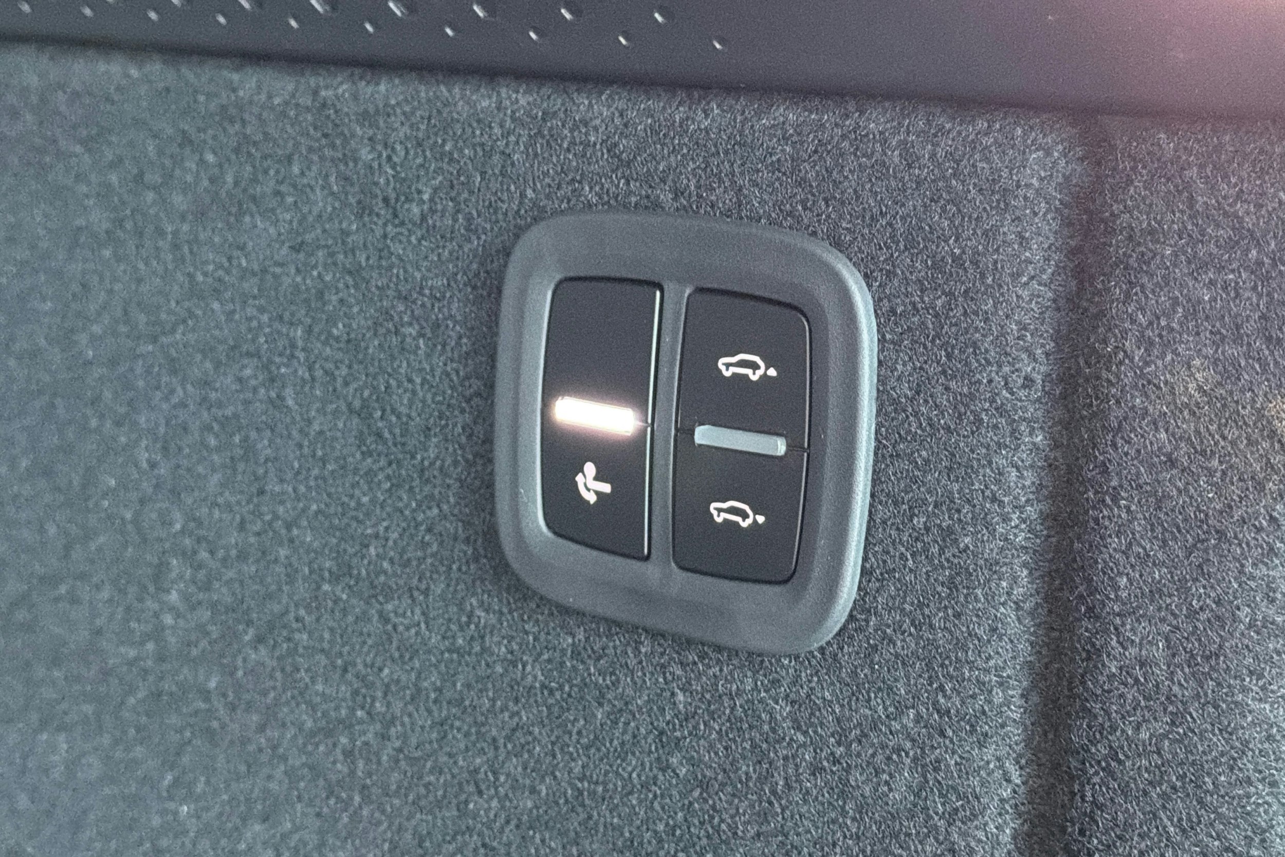 sininen Porsche Macan 2026 kuva 11.