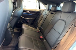 sininen Porsche Macan 2026 kuva 14.