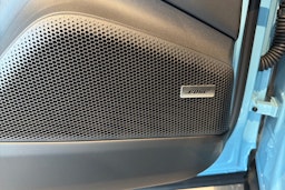 sininen Porsche Macan 2026 kuva 21.