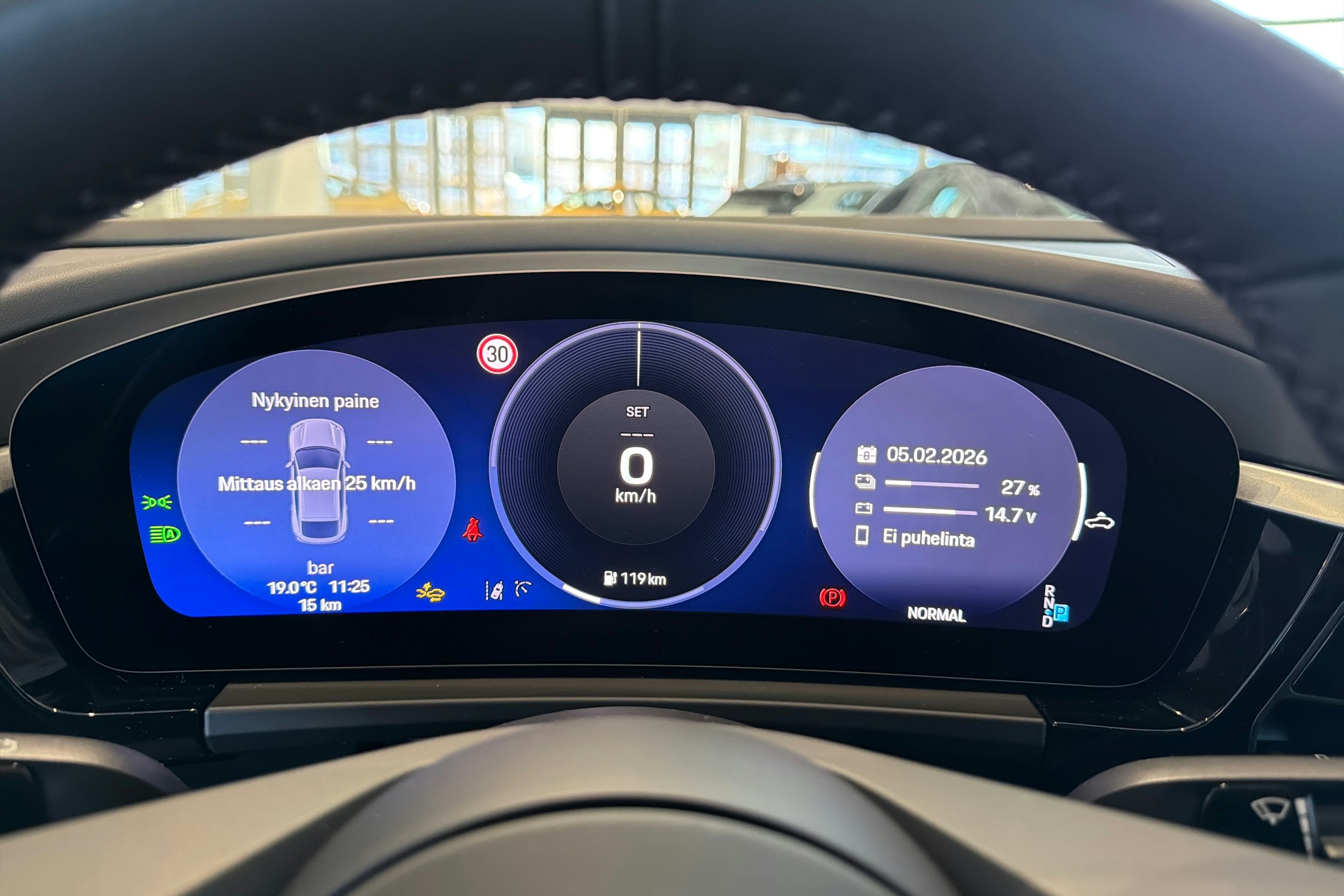 sininen Porsche Macan 2026 kuva 23.