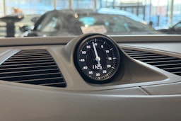 sininen Porsche Macan 2026 kuva 26.